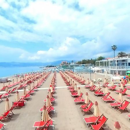 Apartamento Il Nido Sul Mare Savona Exterior foto